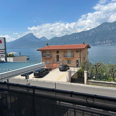 Lake View With Aircon - 5 Minutes From The Beach! Brenzone sul Garda Kültér fotó