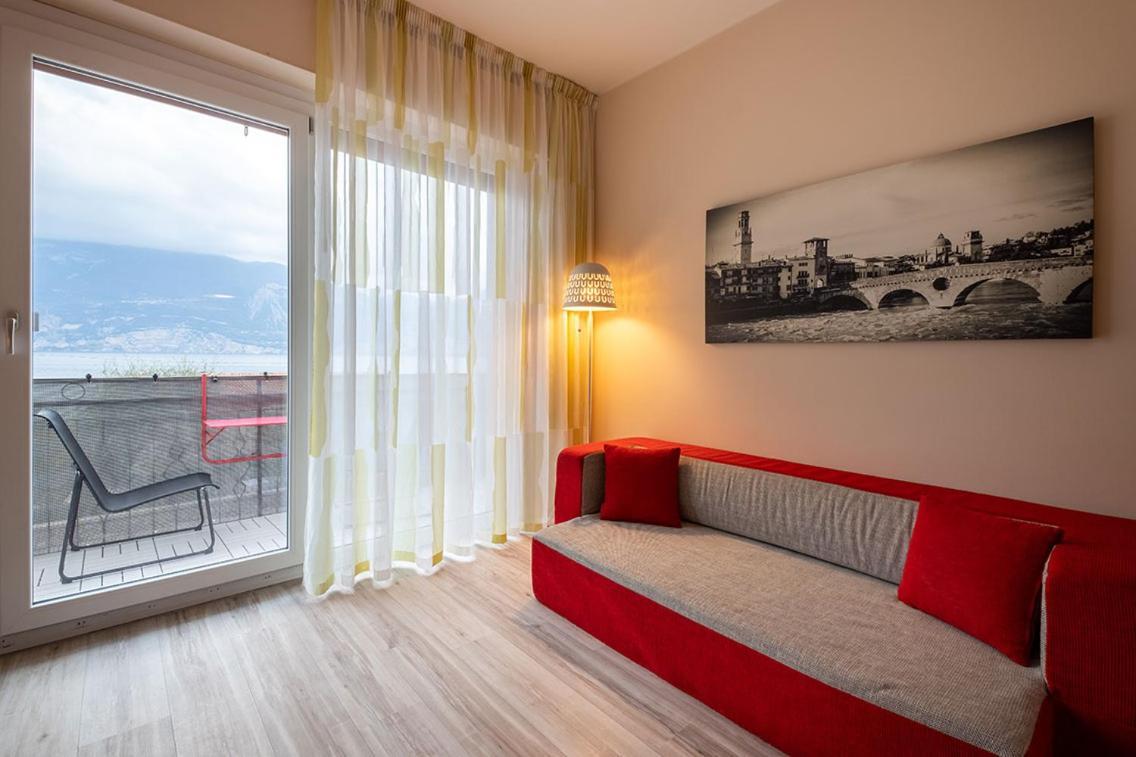 Lake View With Aircon - 5 Minutes From The Beach! Brenzone sul Garda Kültér fotó