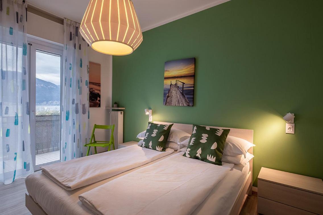 Lake View With Aircon - 5 Minutes From The Beach! Brenzone sul Garda Kültér fotó