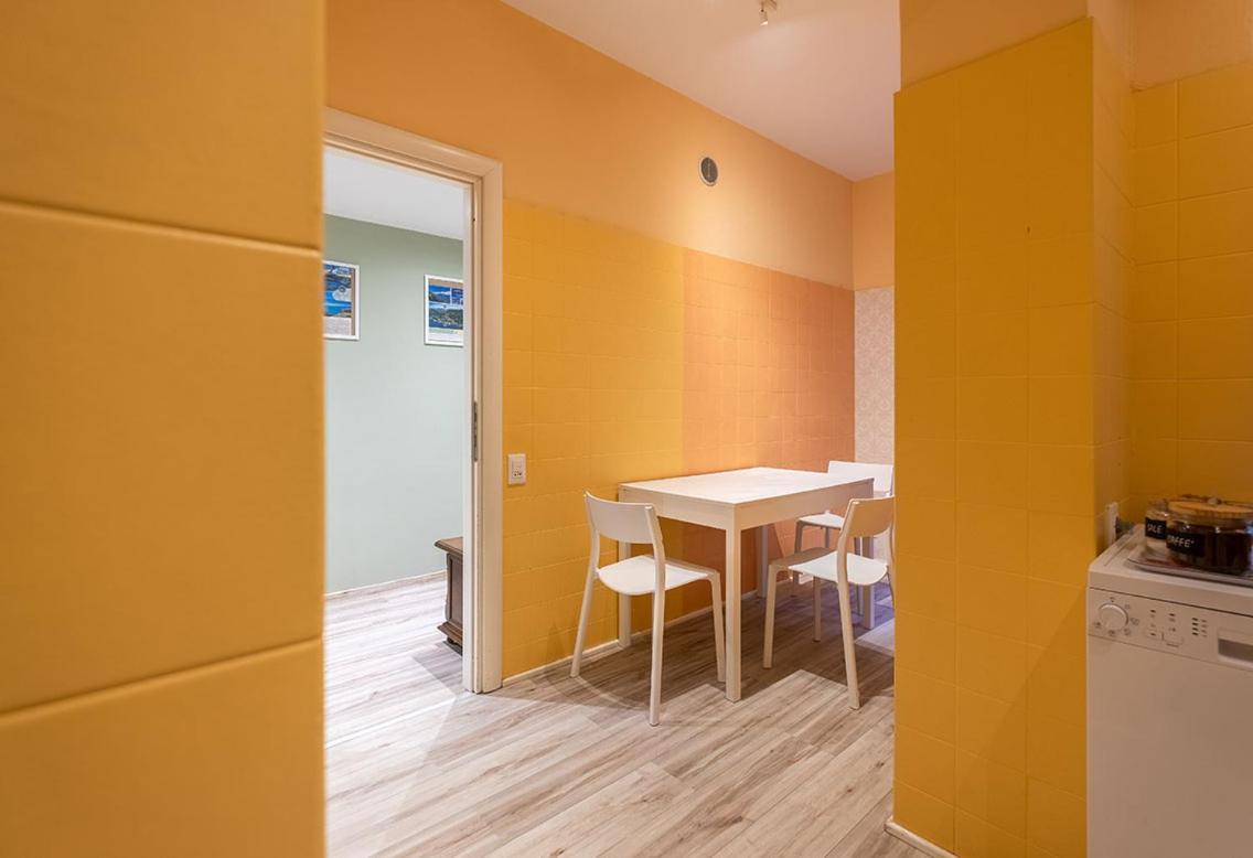Lake View With Aircon - 5 Minutes From The Beach! Brenzone sul Garda Kültér fotó
