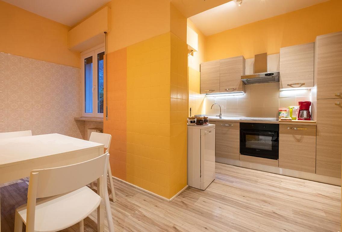 Lake View With Aircon - 5 Minutes From The Beach! Brenzone sul Garda Kültér fotó