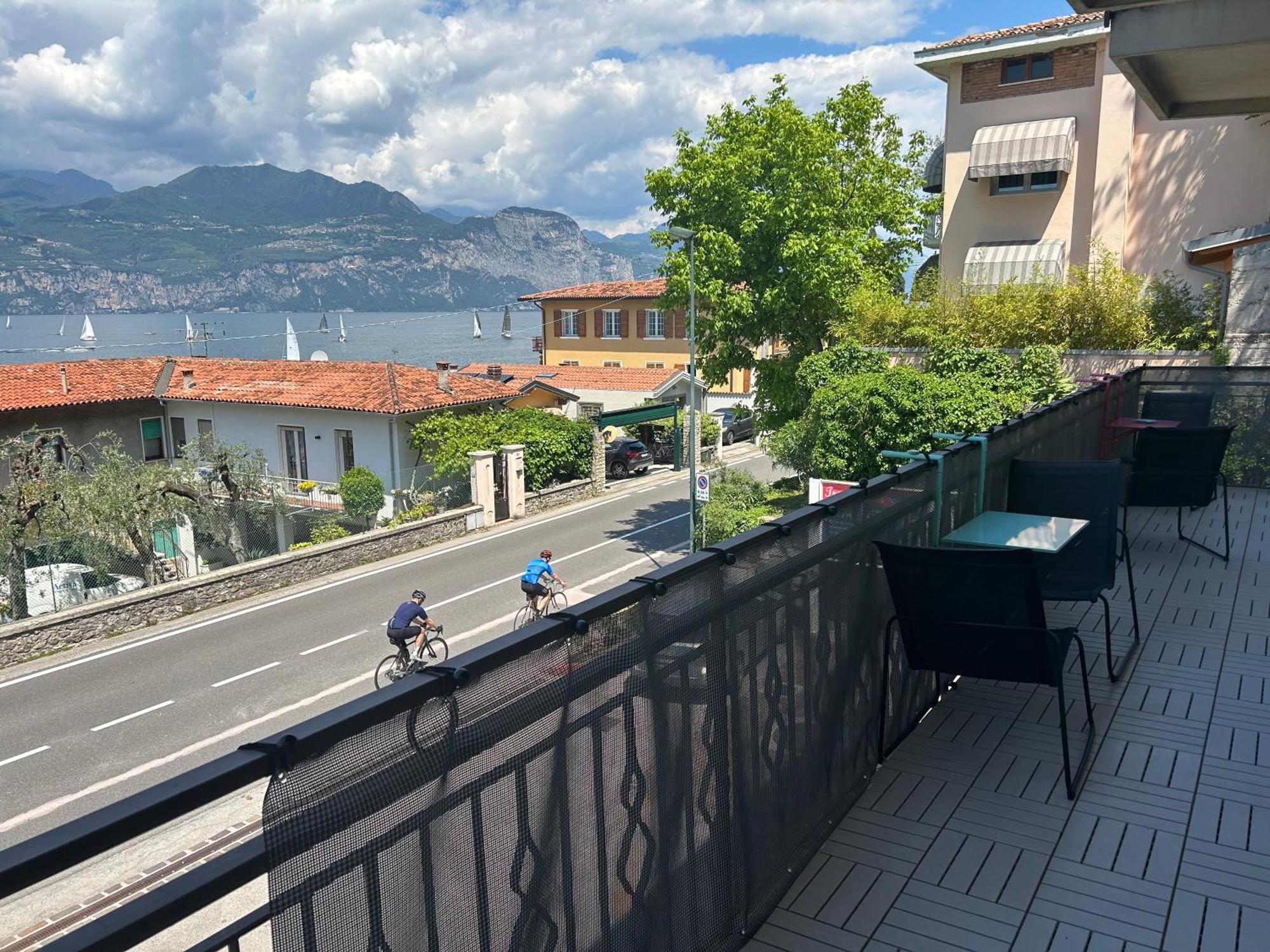 Lake View With Aircon - 5 Minutes From The Beach! Brenzone sul Garda Kültér fotó